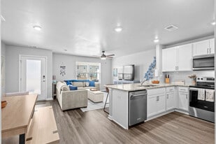 2031 Lake View Cir in Myrtle Beach, SC - Building Photo