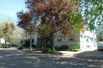 2325 Mckinley Ave in Berkeley, CA - Building Photo - Building Photo