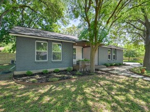 6605 Clubway Ln in Austin, TX - Building Photo - Building Photo