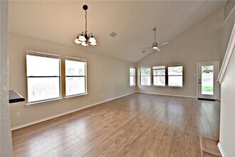 8416 Alvin High Ln in Austin, TX - Building Photo - Building Photo