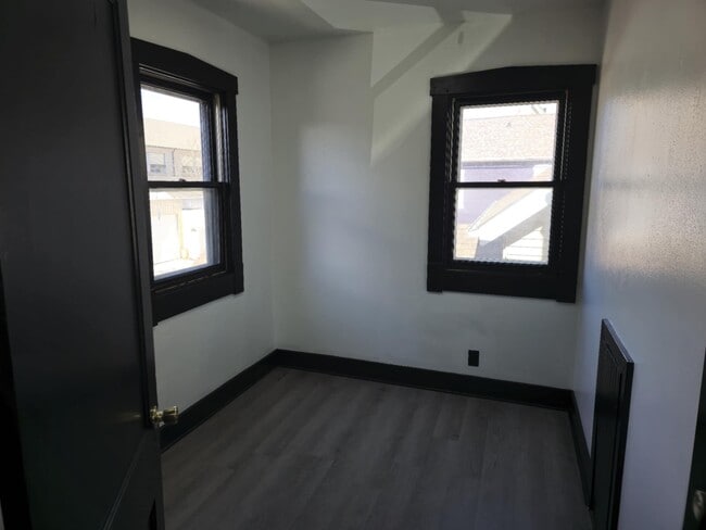 1124 S 10th St in Manitowoc, WI - Building Photo - Building Photo