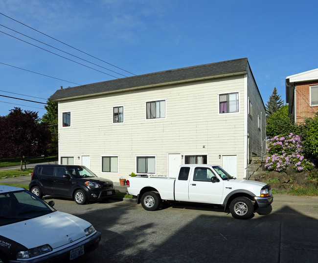 McLaine Apartments in Seattle, WA - Building Photo - Building Photo