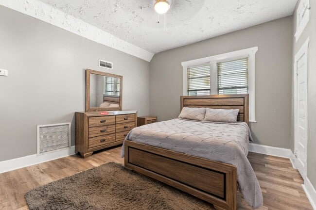 property at 1259 Hart St