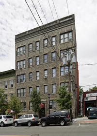 Jiulias Apartments in Union City, NJ - Foto de edificio - Building Photo