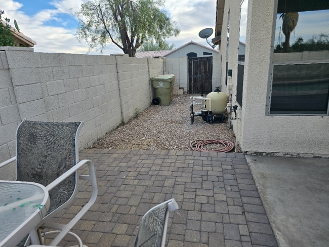 8228 W Palmaire Ave in Glendale, AZ - Foto de edificio - Building Photo