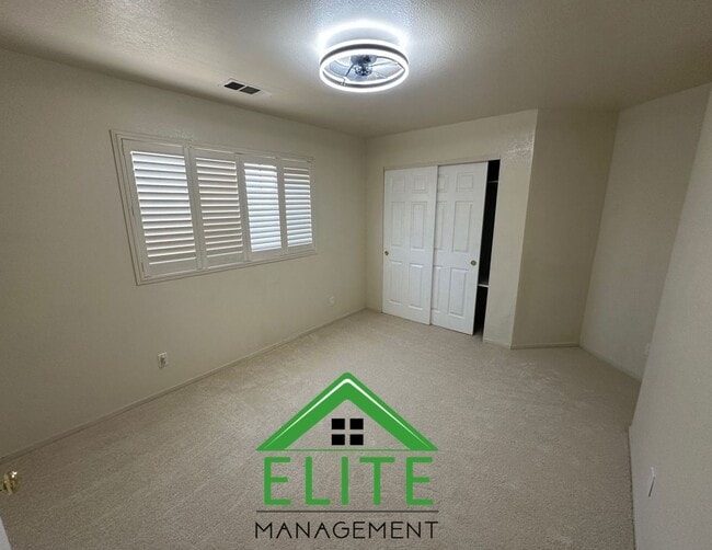 property at 4121 Desertaire Dr