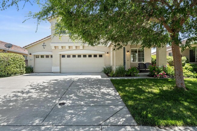 property at 1261 Regent Cir