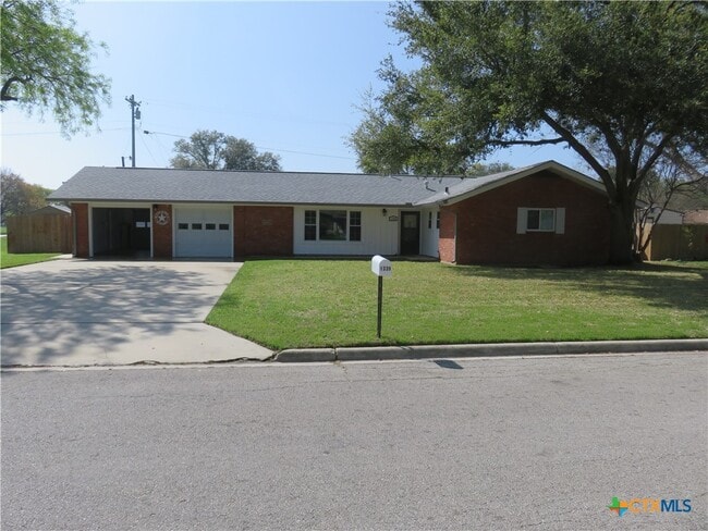property at 1339 Mockingbird Ln