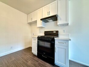 38011 20th St E in Palmdale, CA - Building Photo - Building Photo
