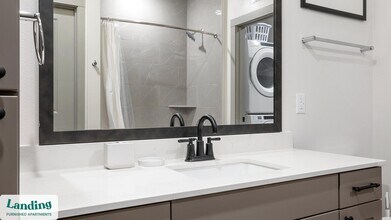 1950 Winrock Blvd, Unit 1261 in Houston, TX - Building Photo - Building Photo