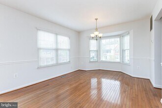 6751 Jenny Leigh Ct in Centreville, VA - Building Photo - Building Photo