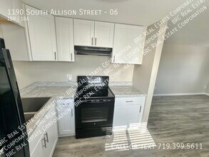 1190 S Allison St in Lakewood, CO - Foto de edificio - Building Photo