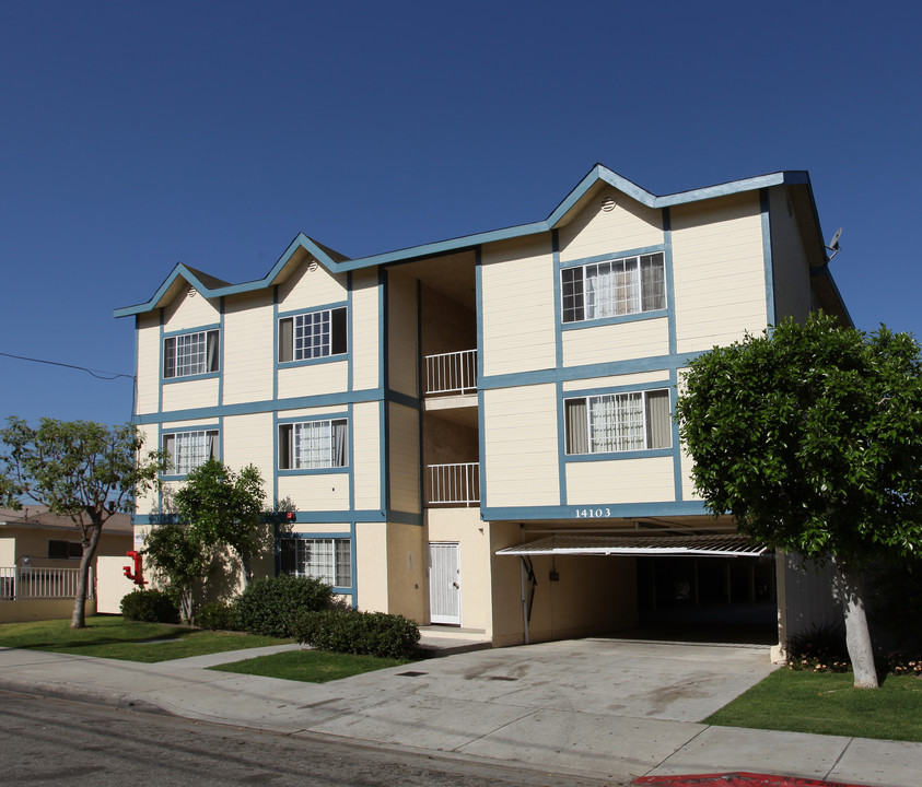 14103 Cerise Ave in Hawthorne, CA - Building Photo