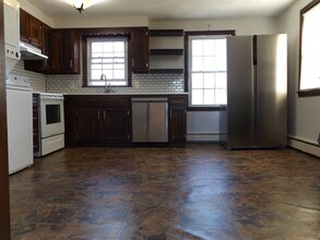28 Greenwich St-Unit -2 in Attleboro, MA - Building Photo - Building Photo