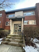 7515 N Damen Ave in Chicago, IL - Building Photo