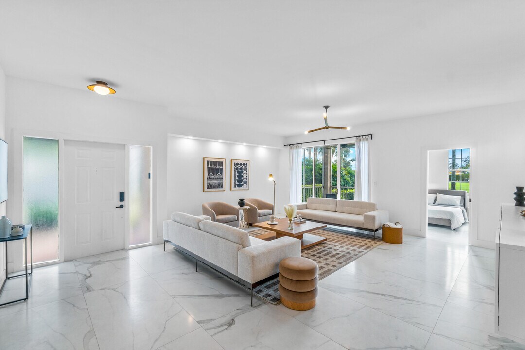5136 Lake Catalina Dr in Boca Raton, FL - Building Photo
