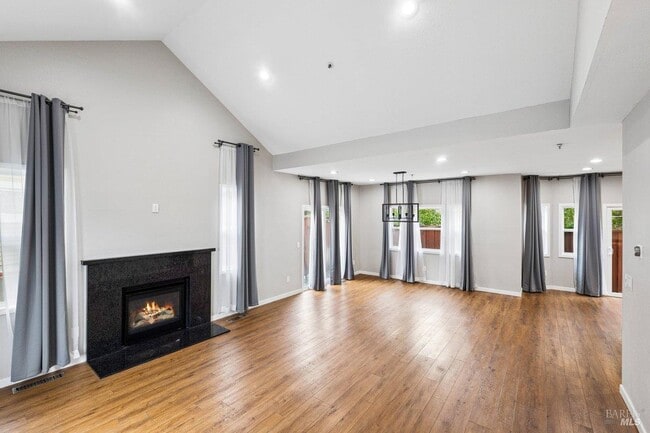 4 Courtney Ln in Mill Valley, CA - Building Photo - Building Photo