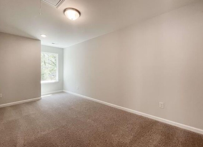 property at 325 Dipsea Spg