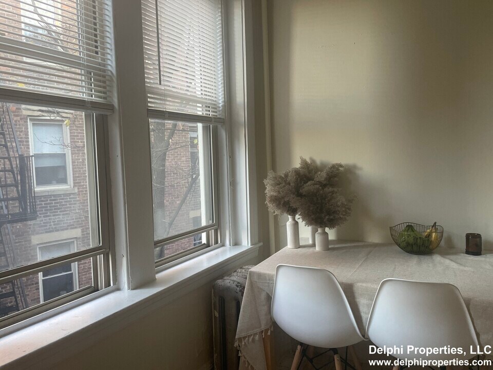 1609 Massachusetts Ave, Unit 12 in Cambridge, MA - Building Photo