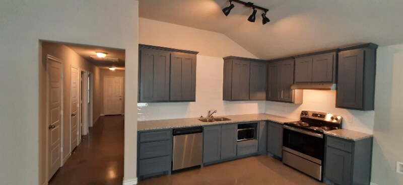 106 Lollipop in Weatherford, TX - Building Photo