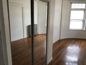 1911 Beacon St, Unit 2F in Brookline, MA - Building Photo - Building Photo