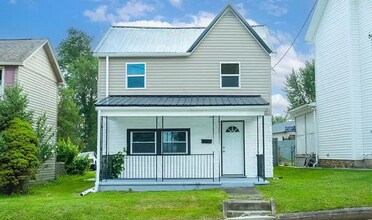 10 E Berkeley St in Uniontown, PA - Building Photo - Building Photo