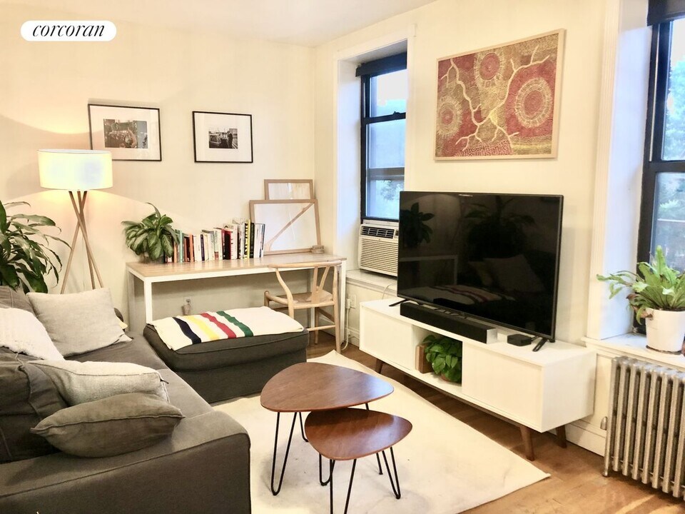 127 Wythe Ave in Brooklyn, NY - Building Photo