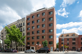 74 W Tremont Ave in Bronx, NY - Building Photo - Building Photo