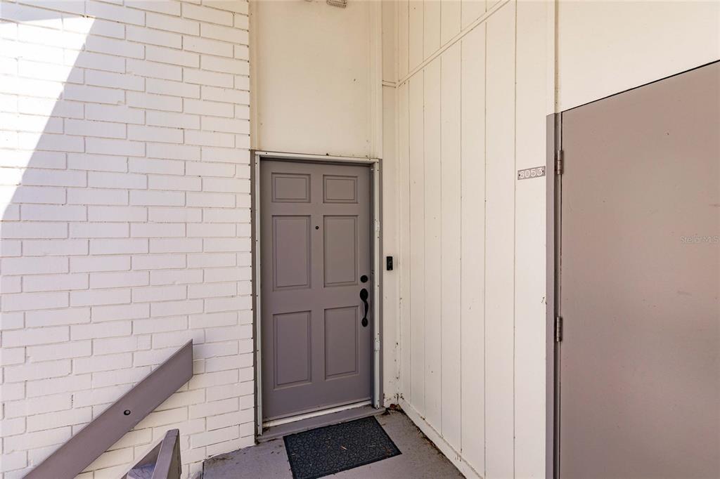 6053 E Peppertree Way in Sarasota, FL - Building Photo