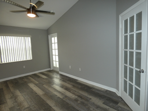 2850 N Oakland Forest Dr in Fort Lauderdale, FL - Building Photo - Building Photo