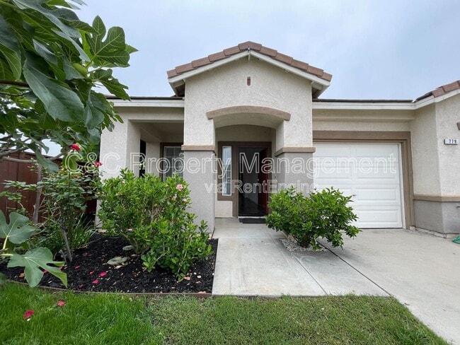 779 El Caballo Dr in Oceanside, CA - Foto de edificio - Building Photo