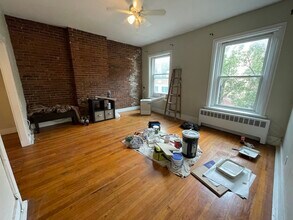 437 Hanover St, Unit 2 in Boston, MA - Building Photo - Building Photo