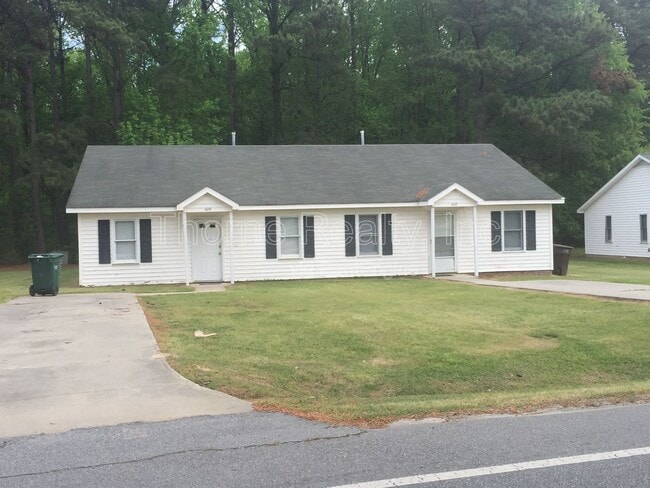 property at 406 E Northern Blvd