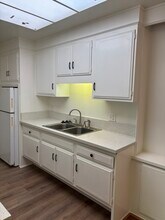2280 Via Mariposa W in Laguna Woods, CA - Building Photo - Building Photo