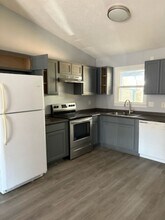 230 Cedar Crk Dr in Jacksonville, NC - Building Photo - Building Photo