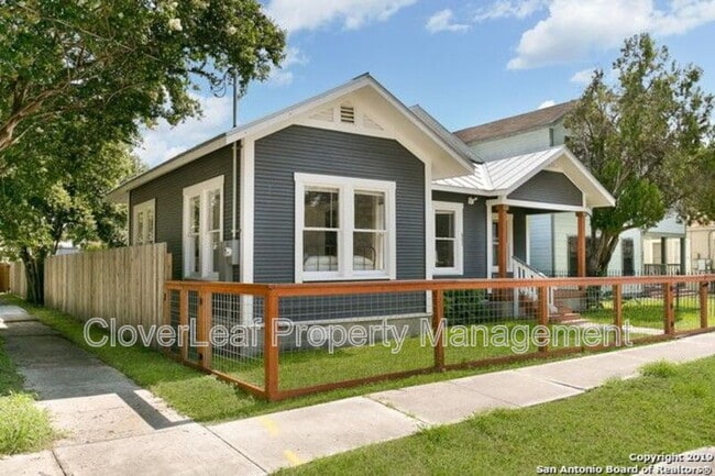803 Burleson St in San Antonio, TX - Building Photo - Building Photo