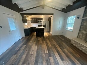 18302 Redbud Ln in Jonestown, TX - Building Photo - Building Photo