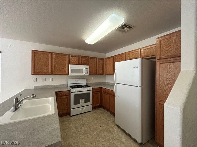 10463 Beautiful Fruit St in Las Vegas, NV - Building Photo - Building Photo