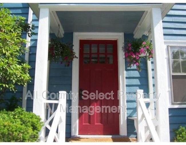 14 Hosmer St in Watertown, MA - Building Photo - Building Photo