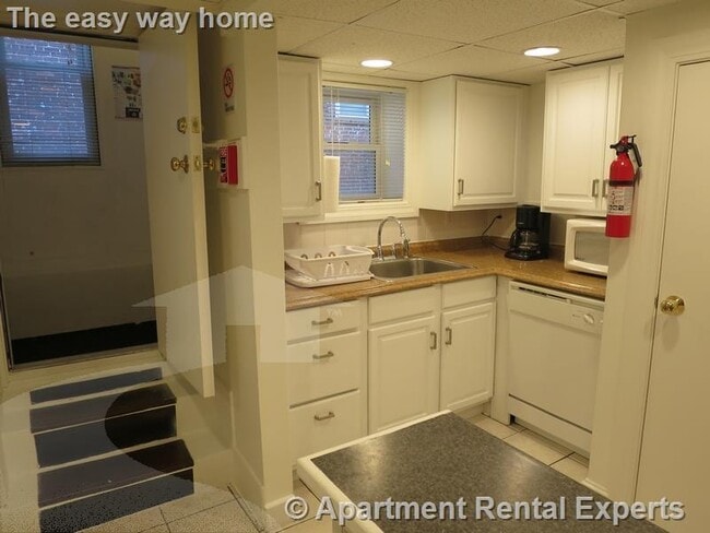 25 Lambert St, Unit #B in Cambridge, MA - Foto de edificio - Building Photo