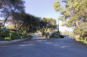 Summerhill Mobile Home Park in Salinas, CA - Foto de edificio - Building Photo