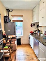 107 Myrtle St, Unit 3 in Boston, MA - Building Photo