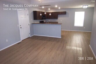 5640 W Sunflower Dr in Springfield, MO - Building Photo - Building Photo