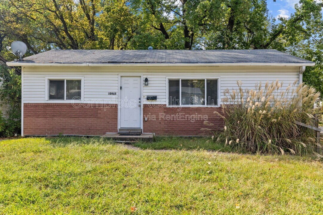 10465 Lord Dr in St. Louis, MO - Building Photo