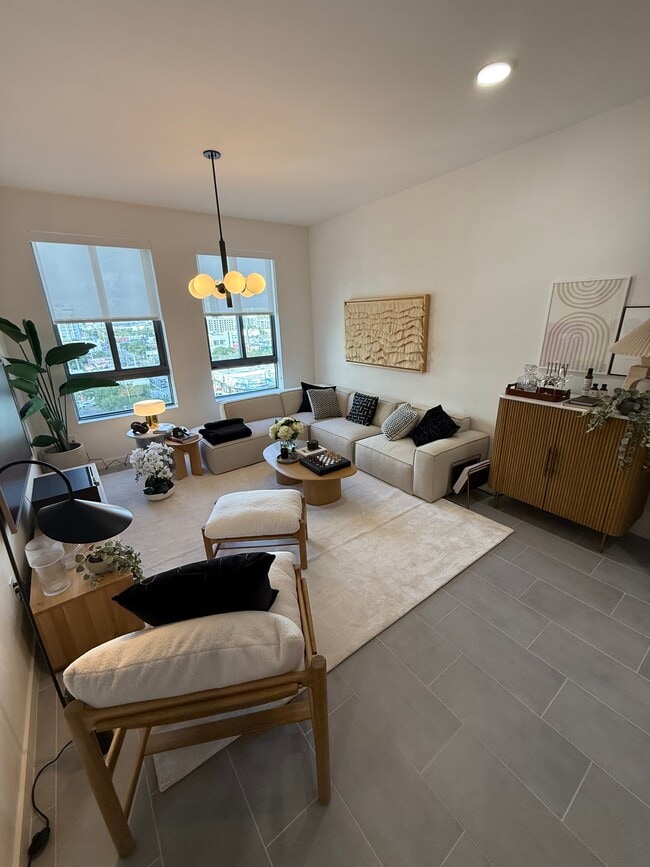 1950 NW 1st Pl, Unit A1 in Miami, FL - Foto de edificio - Building Photo