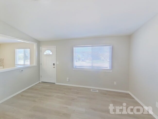 1875 Swearinger Dr in Colorado Springs, CO - Foto de edificio - Building Photo