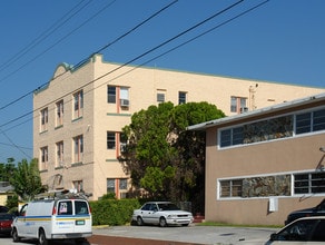 Nathalie Court Apartments in Miami, FL - Building Photo - Building Photo