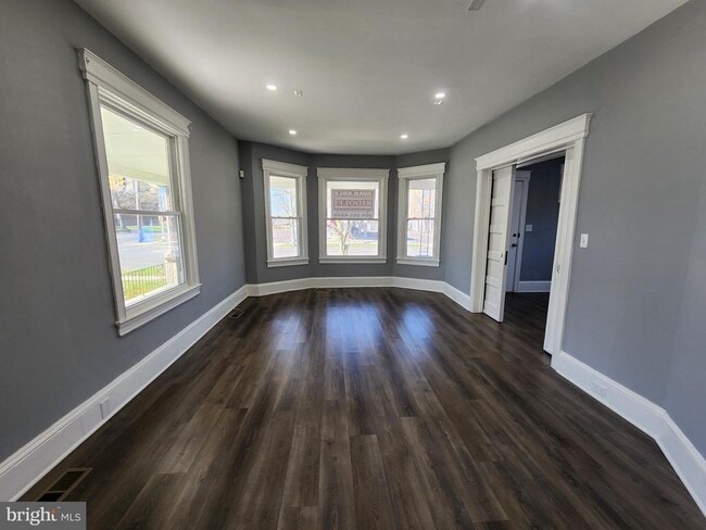 property at 1072 Parkway Ave