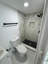 1721 Manor Dr, Unit Studio in Kissimmee, FL - Building Photo