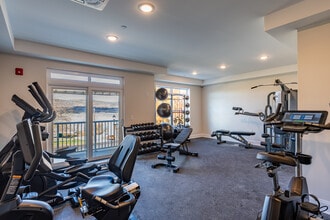 Theta Grove, a Luxurious 55+ Rental Community in Vernon, NJ - Foto de edificio - Interior Photo